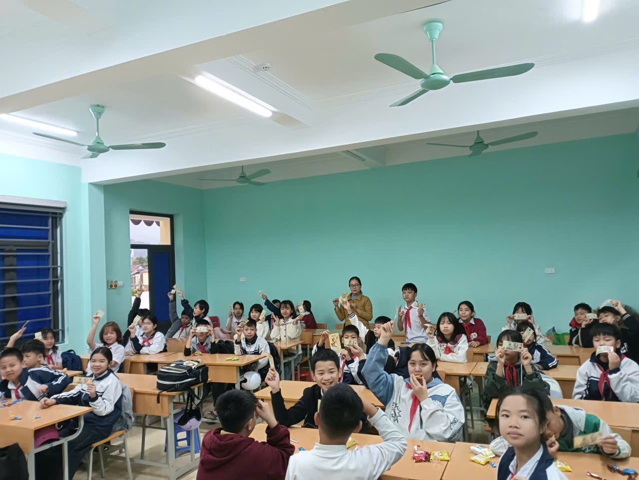 Trường THCS Tuần Giáo tổ chức khai xuân năm Bính Ngọ