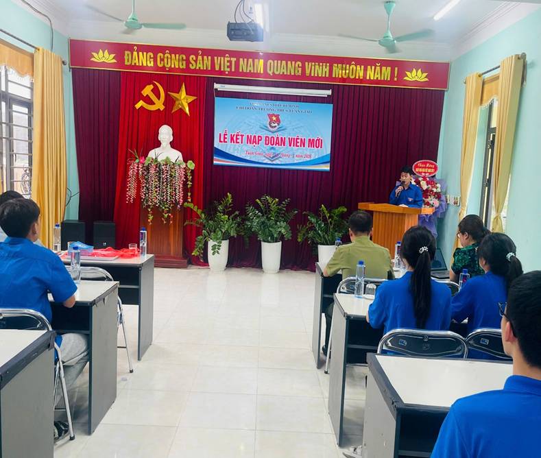 Lễ kết nạp đoàn viên mới