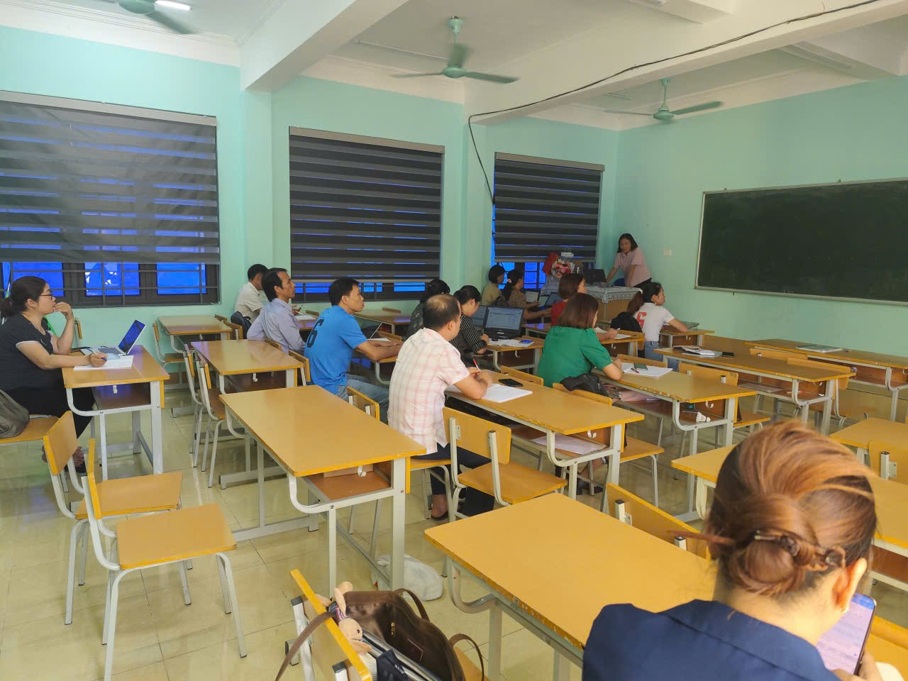 Đổi mới sinh hoạt chuyên môn theo hướng nghiên cứu bài học